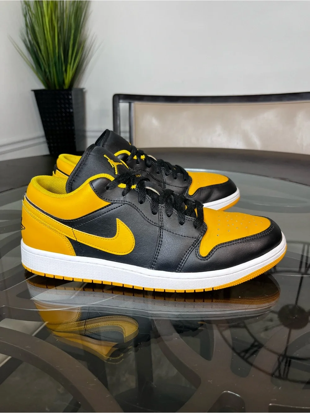 Nike Air Jordan 1 Low Yellow Ochre Men's Size 12